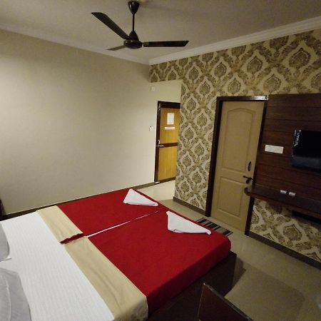 Vyavahar Lodge Удупи Екстериор снимка