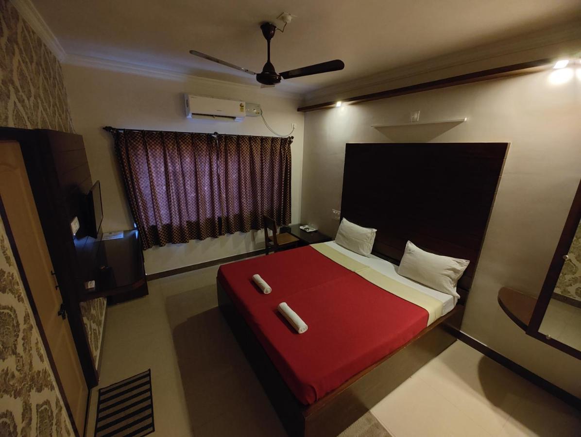 Vyavahar Lodge Удупи Екстериор снимка